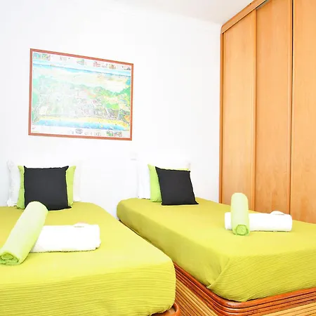 Apartment For 4 People With Shared Pool *