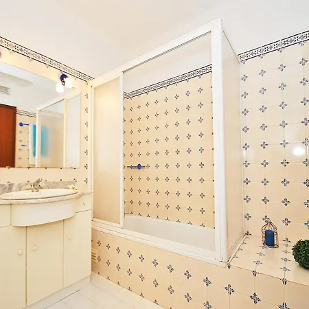 Apartment For 4 People With Shared Pool Apartmán Albufeira