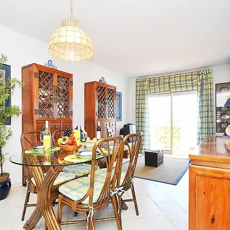 Apartment For 4 People With Shared Pool *