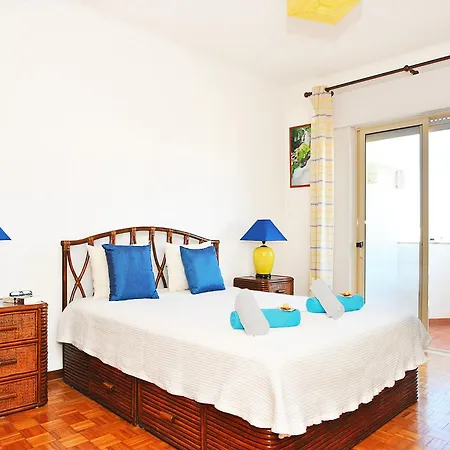 Apartment For 4 People With Shared Pool Albufeira
