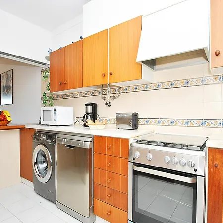 Apartment For 4 People With Shared Pool *